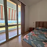 Διαμέρισμα Onis Sea View *