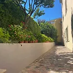 Διαμέρισμα Onis Sea View *