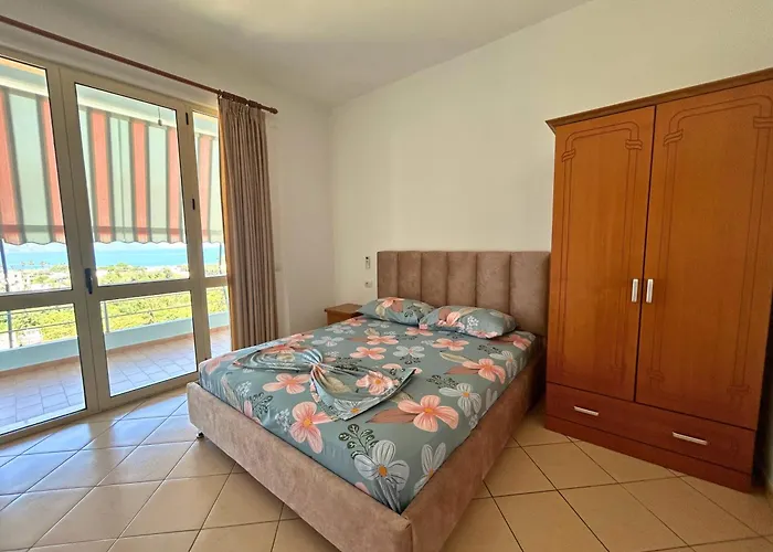 Onis Sea View דירה